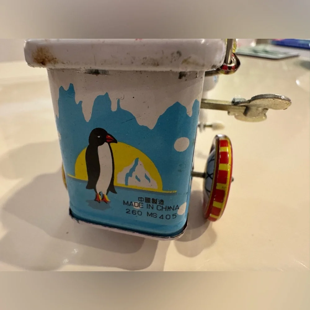 Vintage Wind Up Tin Toy Ice Cream Cart vendor - Works great! - Picture 7 of 8